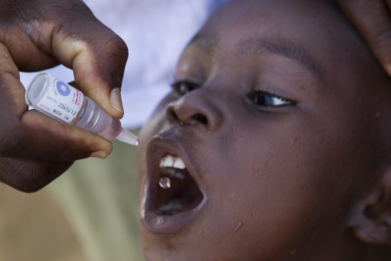 Combattre la polio